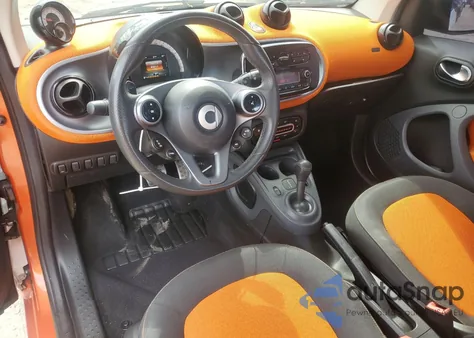 2016 Smart Fortwo z USA, uszkodzony, nr VIN WMEFJ5DA8GK047400
